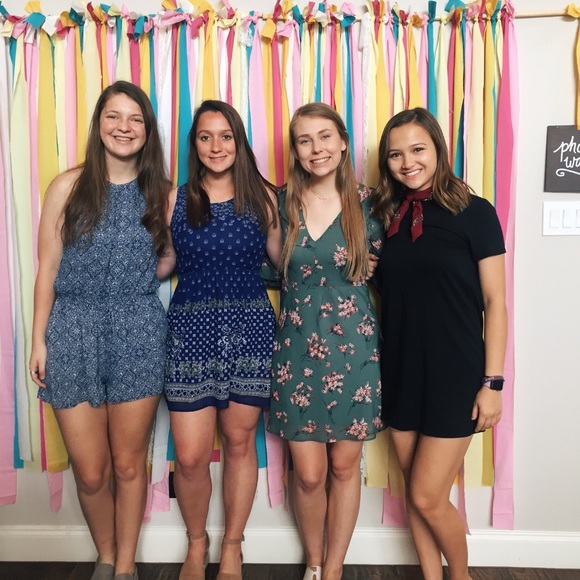 Meet your posher, Sierra Cox! - Picture 2 of 6